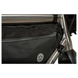 Brašna do rámu AGU Venture Tube Frame Bag Large Black 5,5l