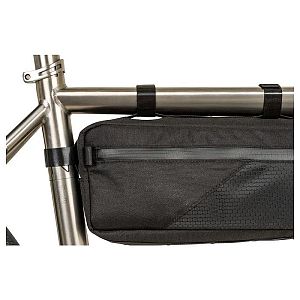 Brašna do rámu AGU Venture Tube Frame Bag Medium Black 4l