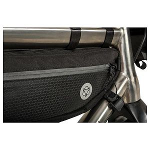 Brašna do rámu AGU Venture Tube Frame Bag Small Black 3l