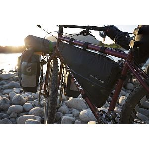 Brašna do rámu Blackburn Outpost Frame Bag Medium