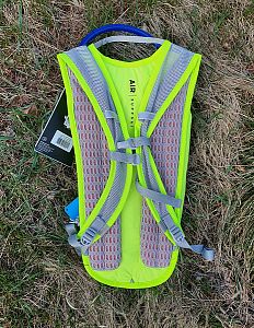 Cyklistický batoh CamelBak CLASSIC LIGHT  Safety Yellow/Silver 4l