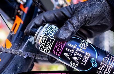 Mazivo na řetěz elektrokol MUC-OFF E-Bike All Weather Chain Lube 250ml