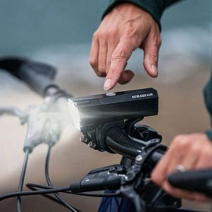 Přední světlo Blackburn Dayblazer 1500 USB-C