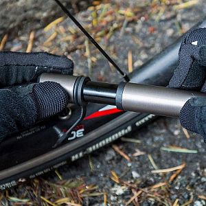 Pumpička Blackburn AirStik SL Champagne